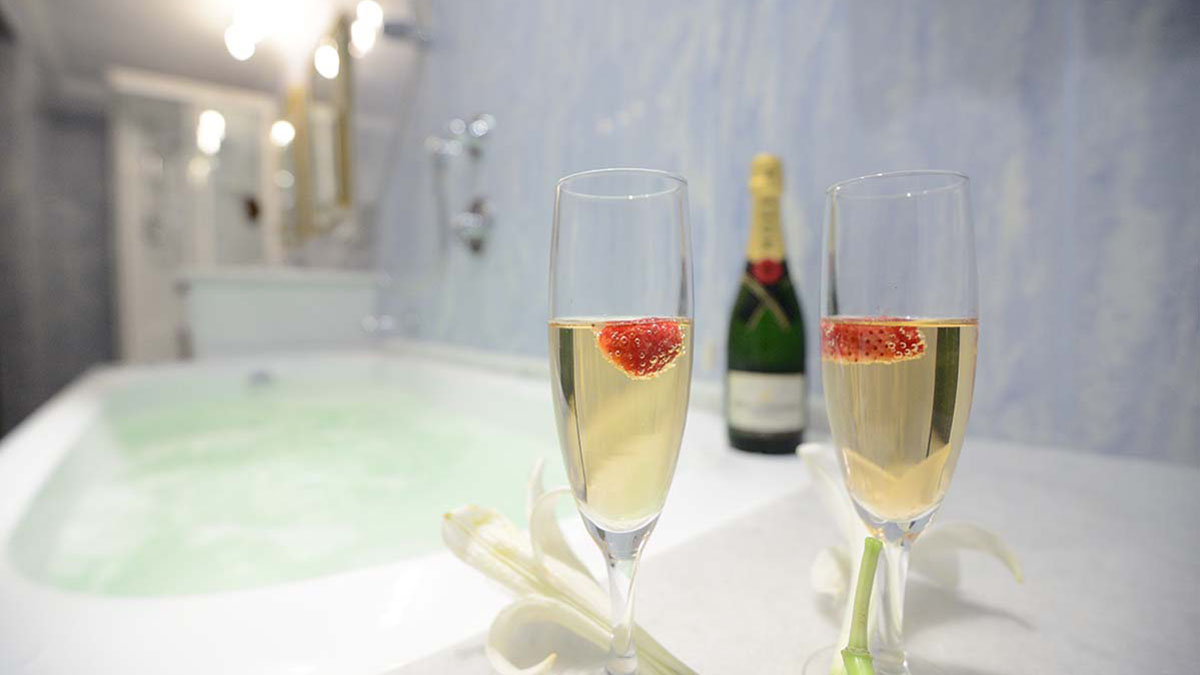 Junior Suite with Jacuzzi